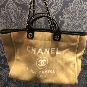 Chanel canvas bag Deauville